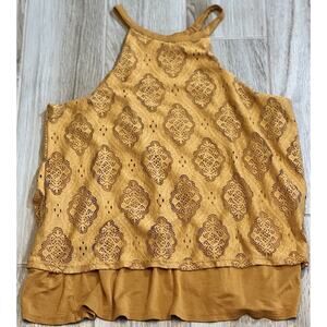 Shyanne Golden Tank with cutout Pattern M adorable! EUC